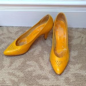 vintage yellow leather women's heels
